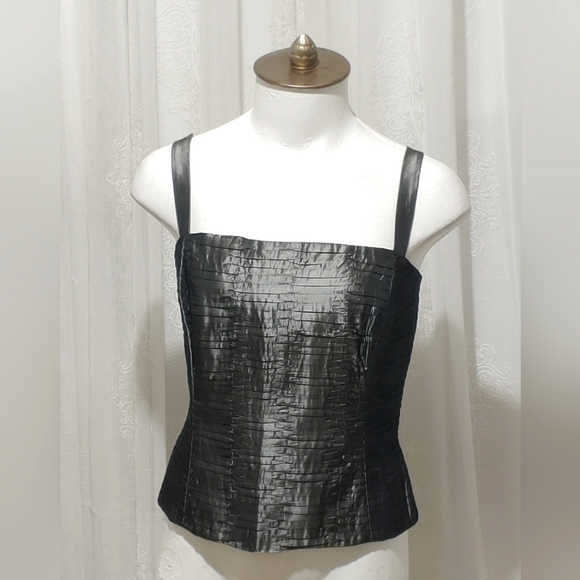 NWT LOFT METALLIC TOP. - Picture 6 of 9